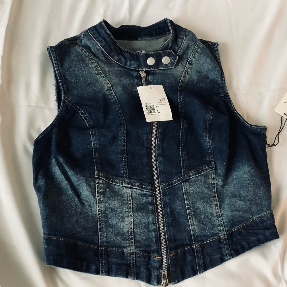 Gradient Denim Crop Top with Zipper